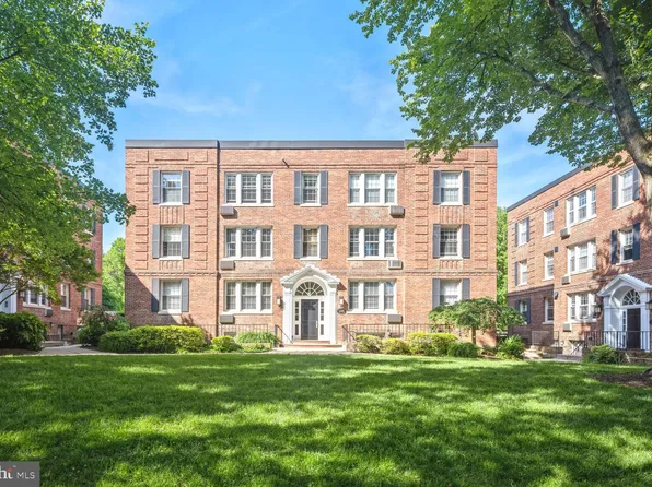 4471 Macarthur Blvd NW APT 202, Washington, DC 20007