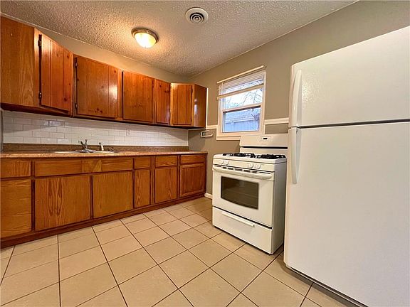 5th image of 5041 Forest Ave