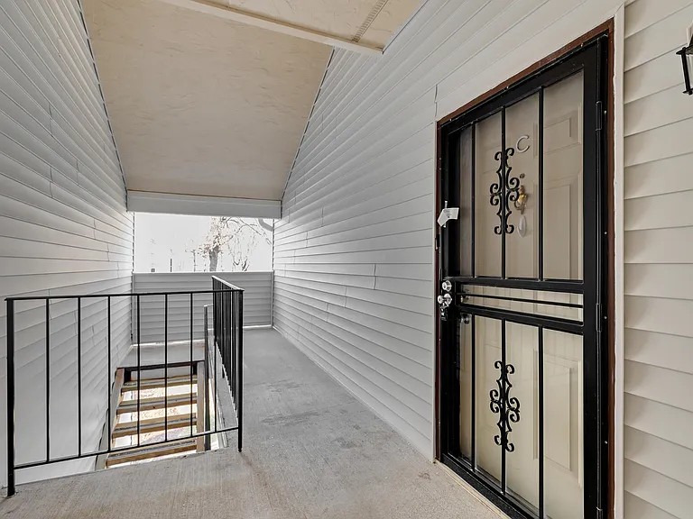 1639 Carriage House Ter #C — Photo 18
