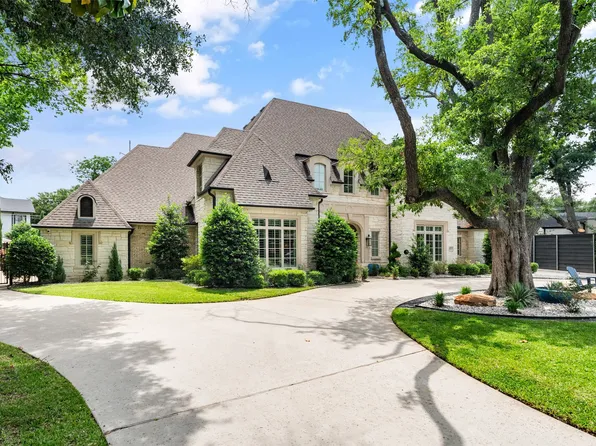 4674 College Park Dr, Dallas, TX 75229