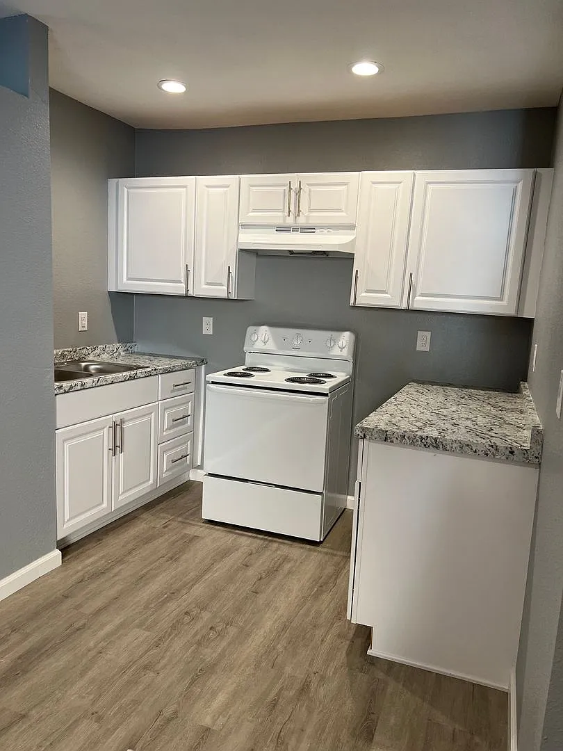 Modern Studio Adjacent to the Main House for Rent in Heber, Ca — Photo 3