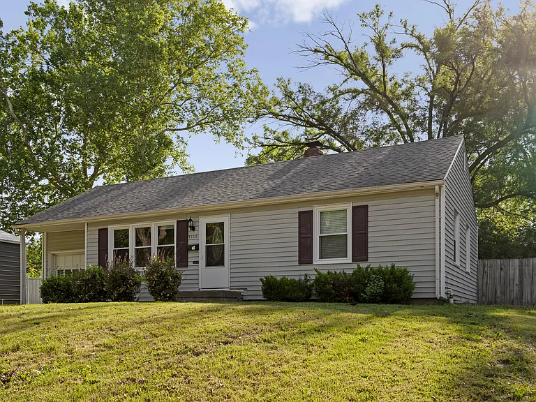 5115 N Garfield Ave — Photo 1