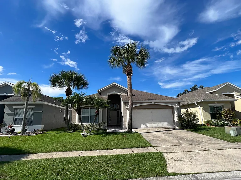 710 Lake Biscayne Way — Photo 3