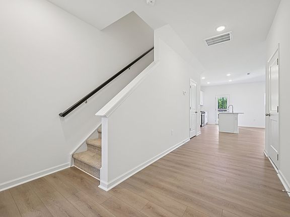 Towns at Crescent Mills - Dogwood Interior Image 4