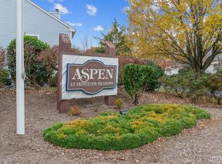 401 Aspen Dr, Plainsboro, NJ 08536