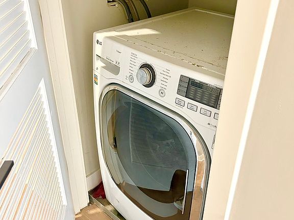 3rd image of 1817 Maryland Ave #404