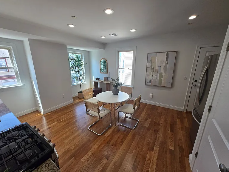 355 Adams Street — Photo 6