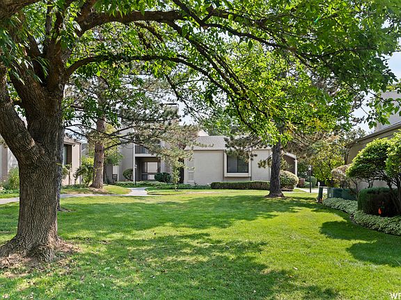 4th image of 5771 S Park Pl E