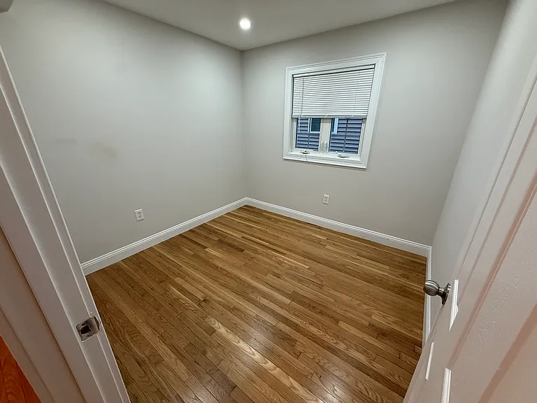 135 Calumet St #2 — Photo 10