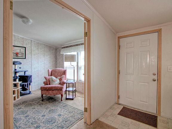 3rd image of 1563 Lantana Ave