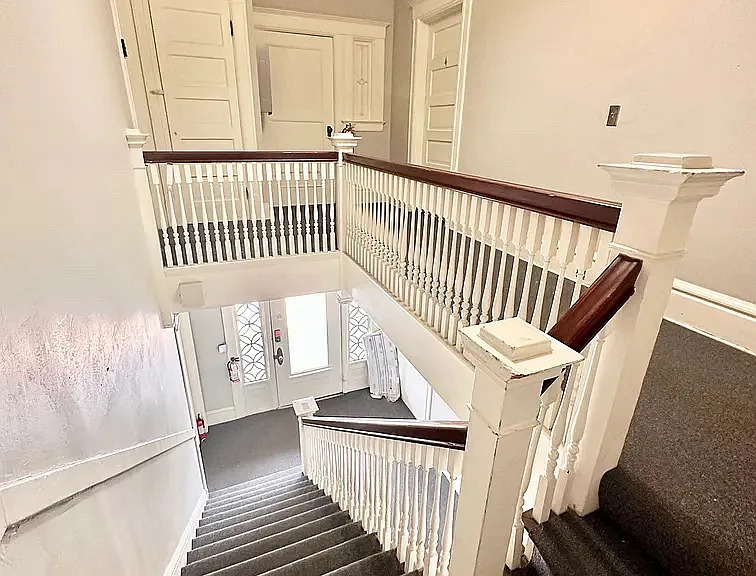 725 N Cascade Ave #4 — Photo 3