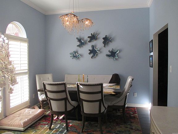 3rd image of 205 Saint Charles Cir