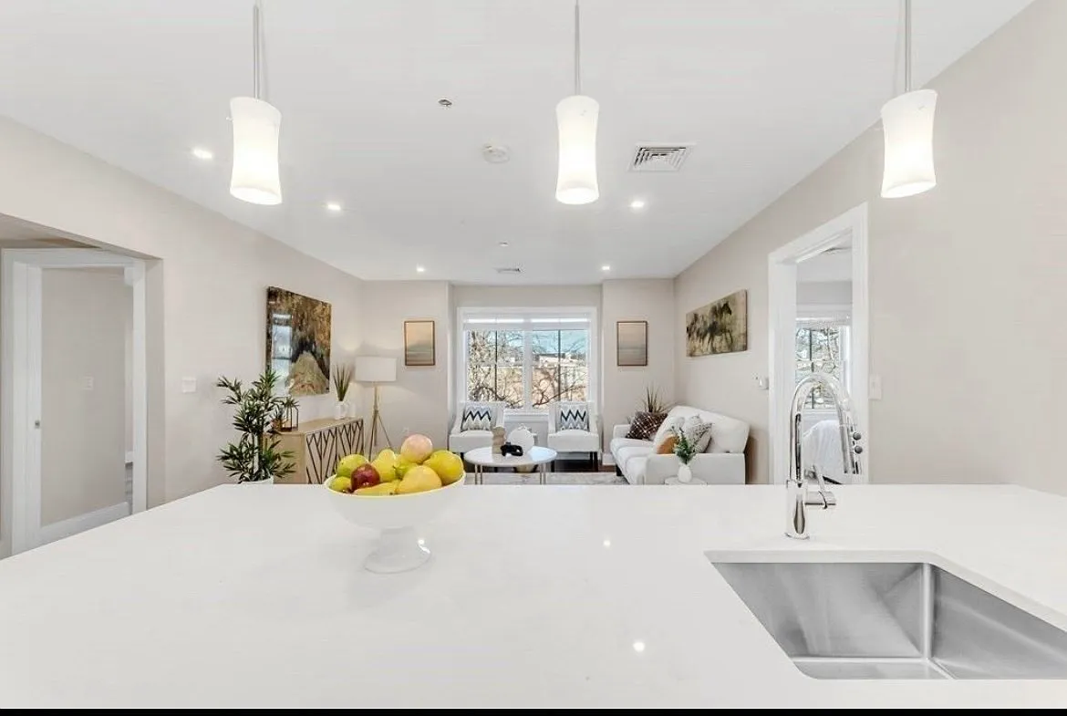 2 bed, 2.0 bath, 1100 sqft, $3,700 — Photo 4