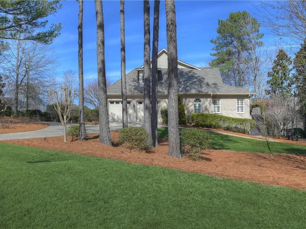 607 Monticello Ct, Auburn, AL 36830