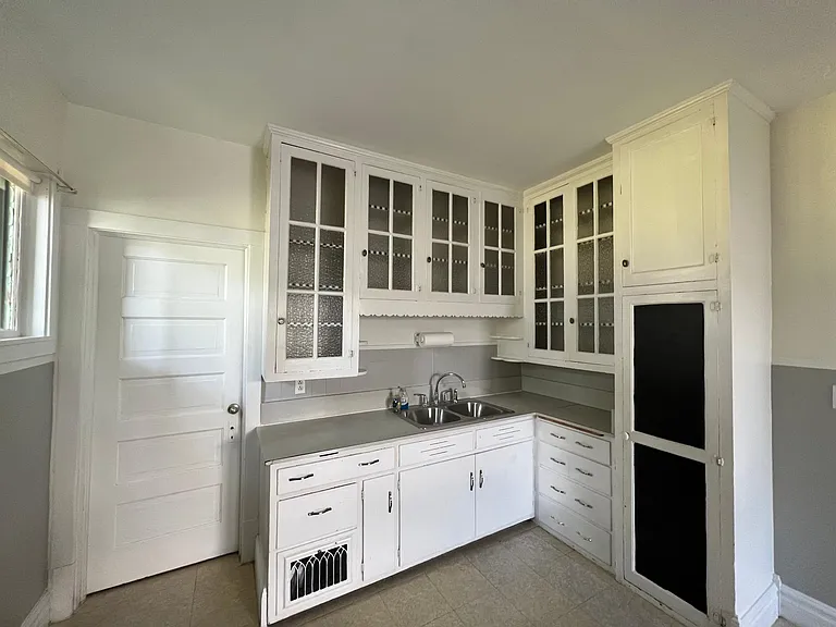 319 Harrison St — Photo 10