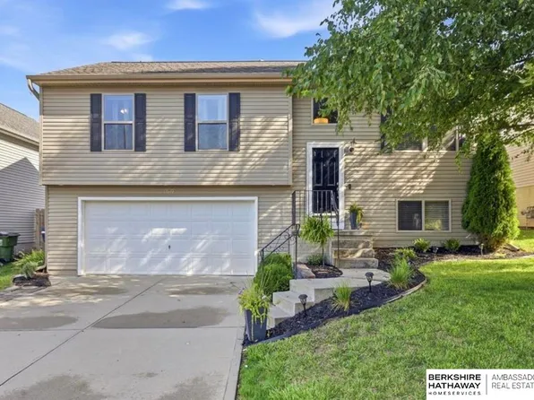 19610 Gail Ave, Omaha, NE 68135