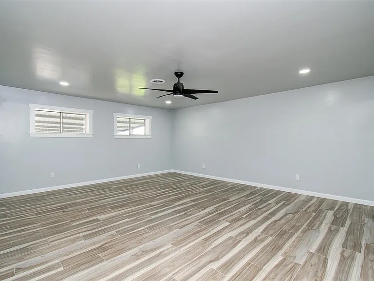 1806 Cypress Dr — Photo 11