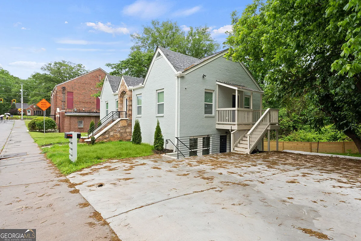 Building Photo - 636 Francis Pl NW #A