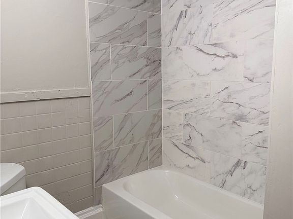 5th image of 2778 E 120th St 1