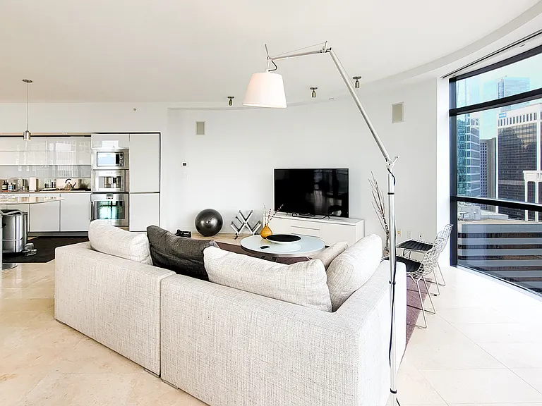 838 Hastings St W #2401 — Photo 15