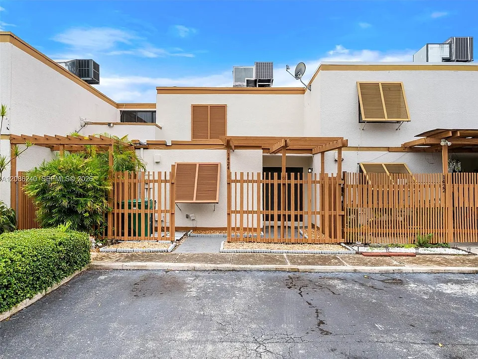 1424 SW 131st Place Cir E