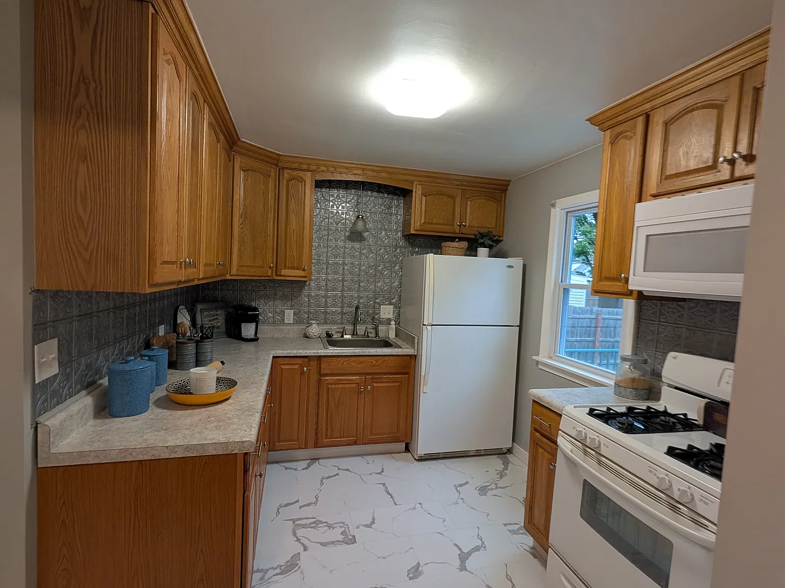3 bed, 936 sqft, $1,490 — Photo 3