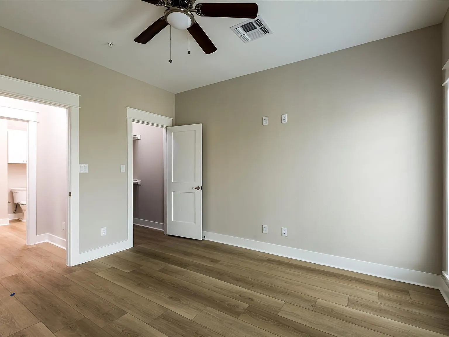 1 bed, 1.0 bath, 741 sqft, $2,200 — Photo 4