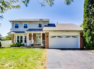 4 Boulder Ridge Ct, Bolingbrook, IL 60490