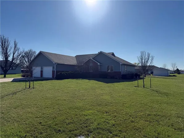 416 Heather St, Burlington, KS 66839