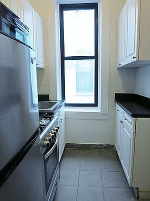 1st image of 226 E 78th St #1