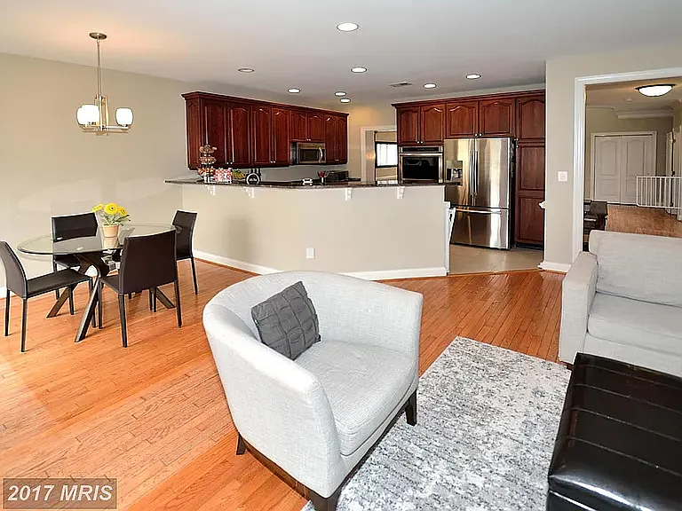 20156 Valhalla Sq — Photo 12