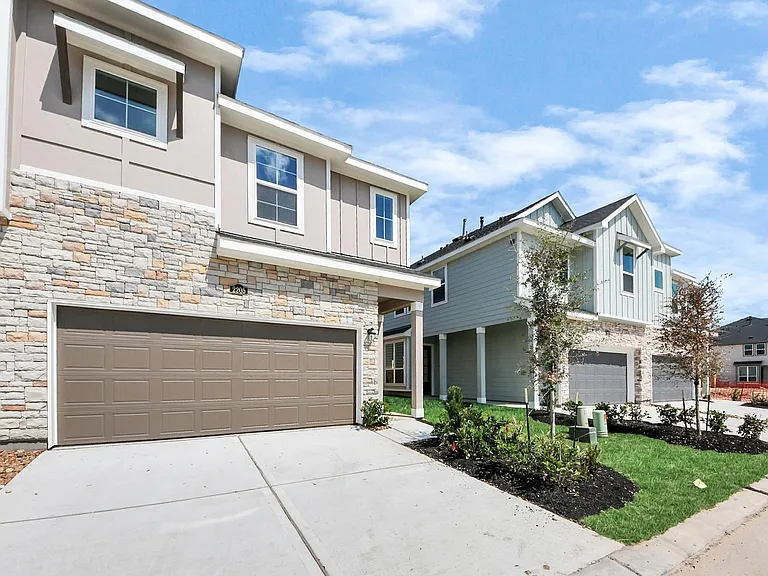 2205 Via Cami Ln — Photo 2