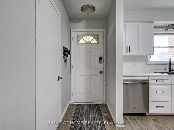 3rd image of 81 Parkside Dr #5