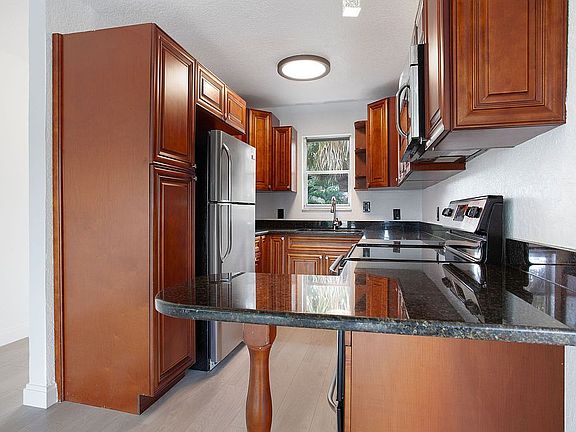 3rd image of 10423 Carrollbrook Cir APT 202