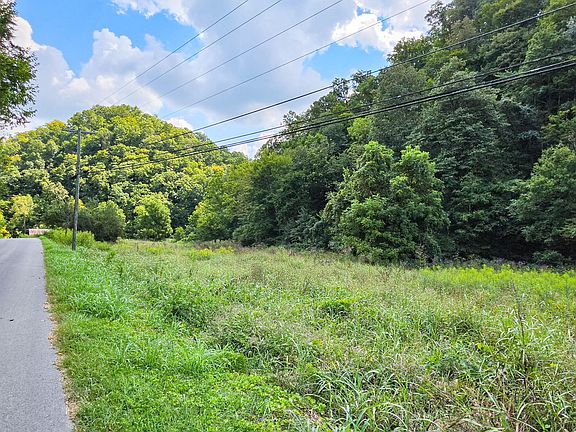 2nd image of 718 Kettle Hollow Rd