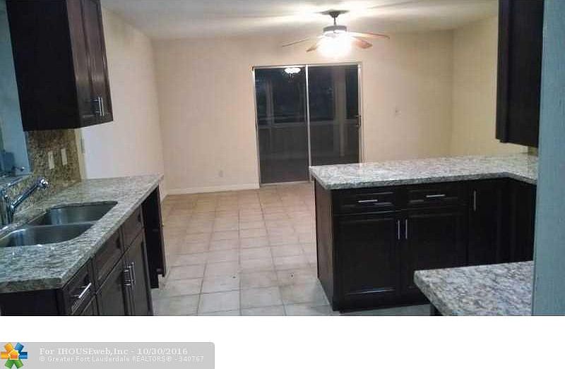 1st image of 4001 Woodside Dr