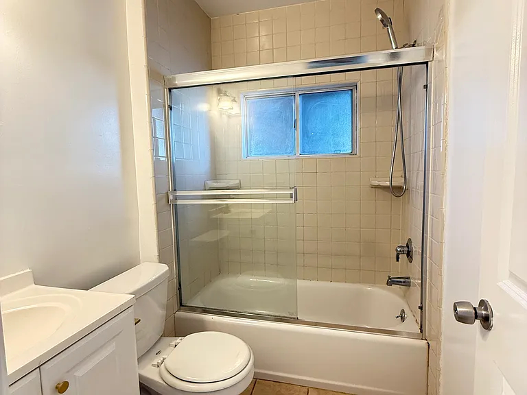 3753 S Barrington Ave #5 — Photo 9