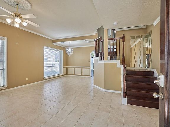 5th image of 1903 Emerald Green Dr