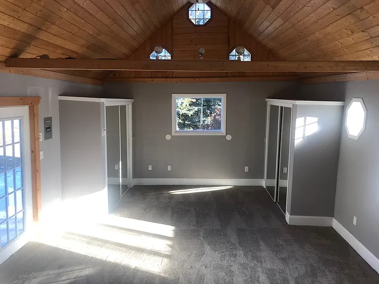 116 Lawrence Ave — Photo 4
