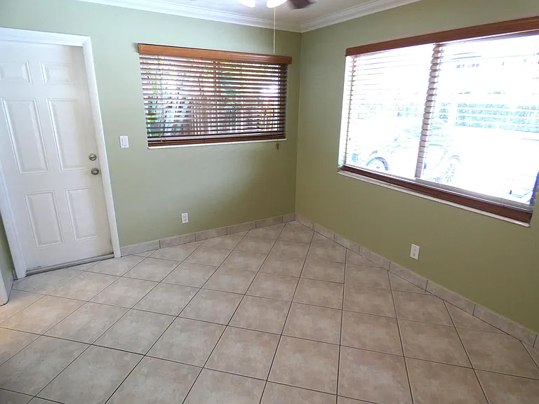644 NE 16th Ave #1 — Photo 5