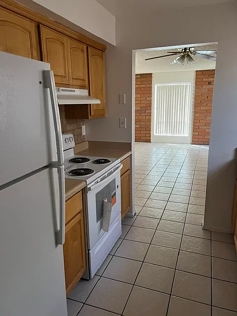 2 bed, $1,095 — Photo 2