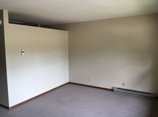 414 W Harrison St APT 16, Veedersburg, IN 47987