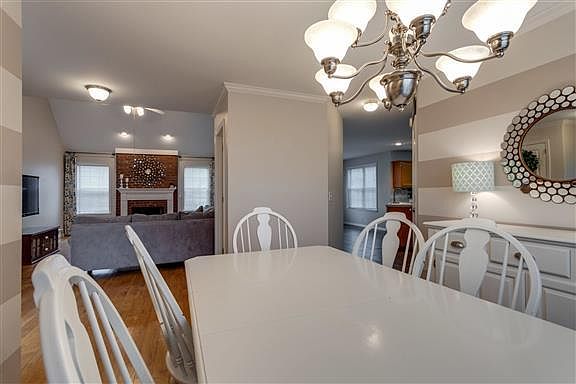 4th image of 2800 Iroquois Dr