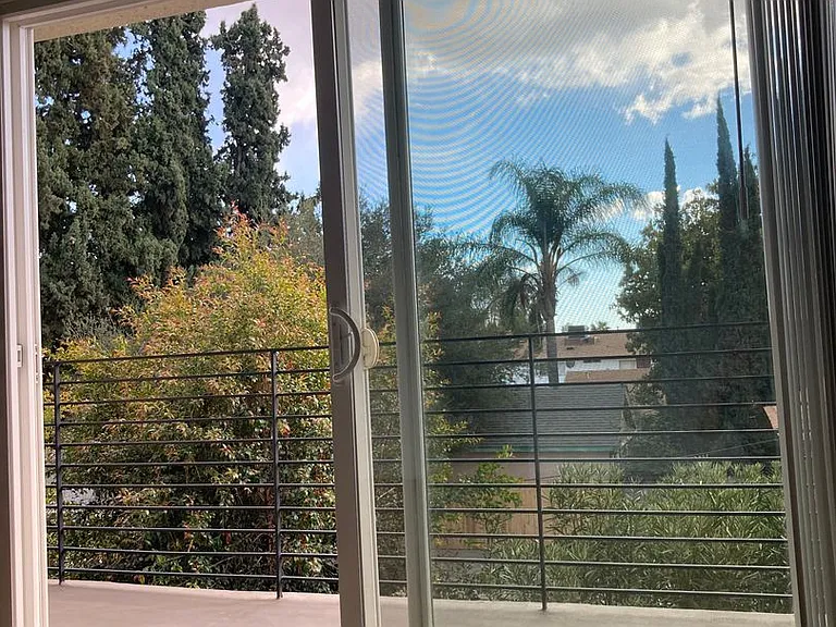 570 N Los Robles Ave — Photo 91