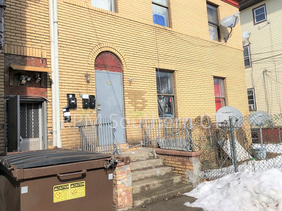 1st image of 487 Howard Ave #5