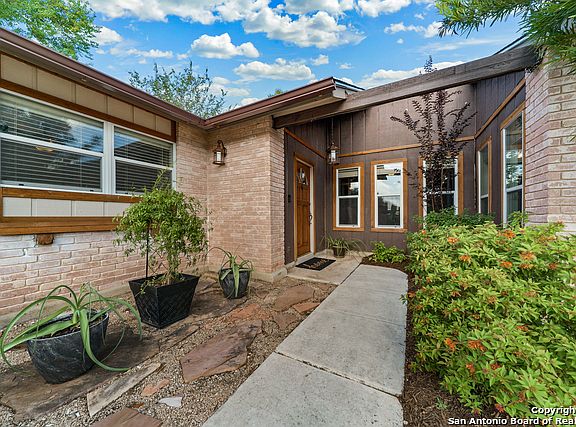 4th image of 5815 Oak Country Way