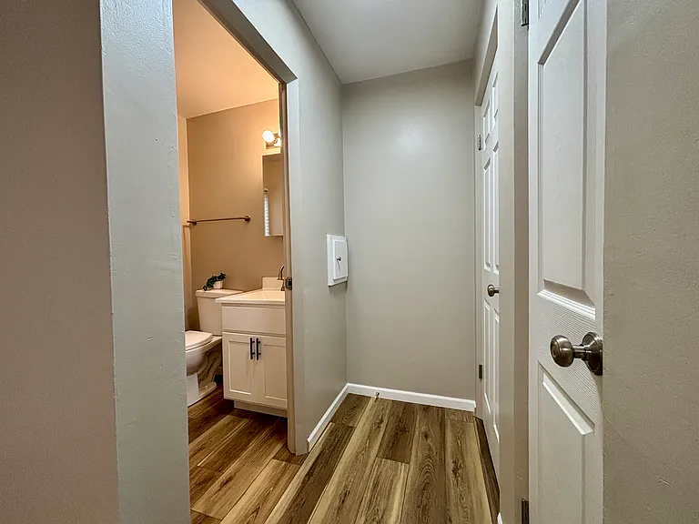 1105 Catalpa Cir — Photo 7