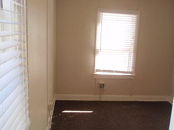 4th image of 24280 Washington Ave
