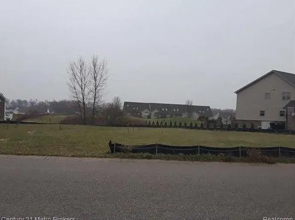 9161 Copper Ridge Dr, Davison, MI 48423