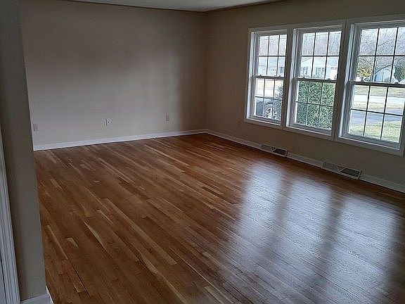 4th image of 184 Butternut Dr